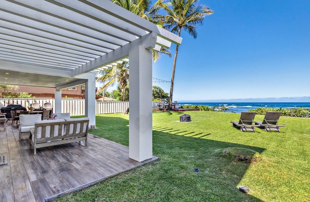 Family Beachfront Home A/C with Large Yard & Deck