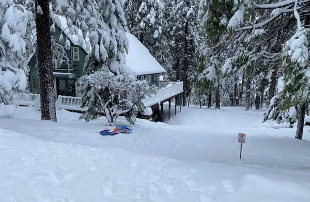 Family Cabin In Quiet Neighborhood Near Hiking