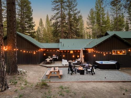 Family Cabin With Hot Tub, Games, & Forest Views