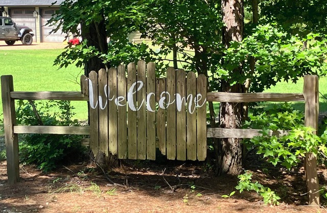 Family/Church Small Group Cabin Retreat & Country Resort - 5 Cabins/3 Rooms