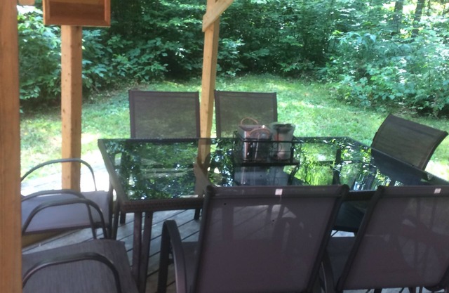 Family cottage by river pet friendly sleeps 7, 3 waterfalls and hiking trails