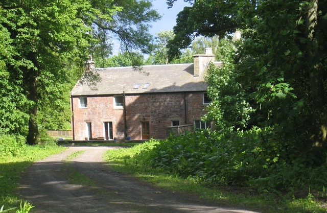 Family Cottage in the heart of woodlands sleeping 7 in 3 bedrooms plus zed bed