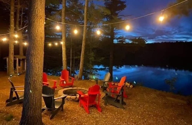 Family cottage on beautiful Kennebec Lake. Enjoy fresh outdoors and water areas.