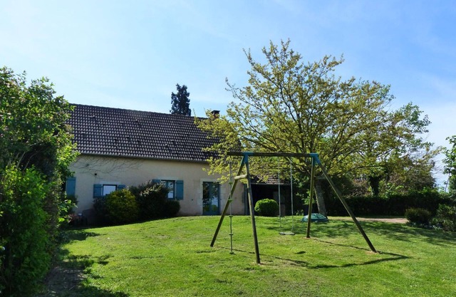 Family cottage with garden, terrace and private pond