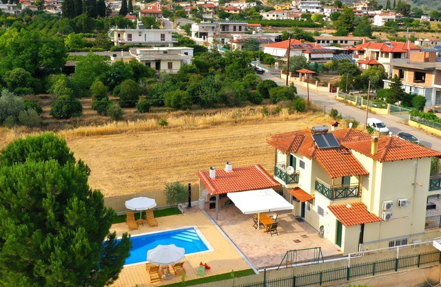 Family Cozy VillanDiscover easily nearby lovely Nafplio, Argos &hystoric Mycenae