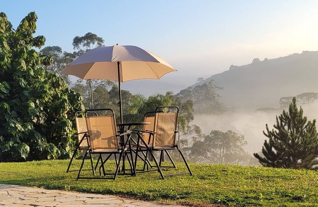 Family farm with stunning views!