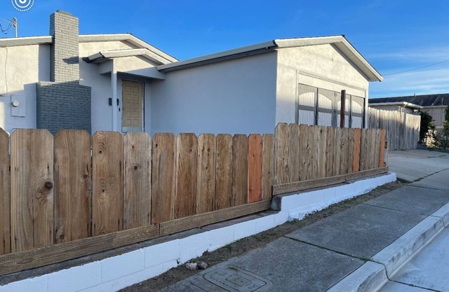 Family friendly 3Bdr Seaside house with WiFi, 24 hour security, dishwasher, W/D