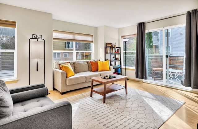 Family Friendly 3BR Minutes from Downtown