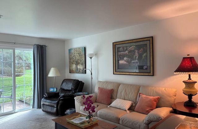 Family-Friendly 3BR Townhome – Sleeps 5, Free Parking, near Harrisburg/Hershey
