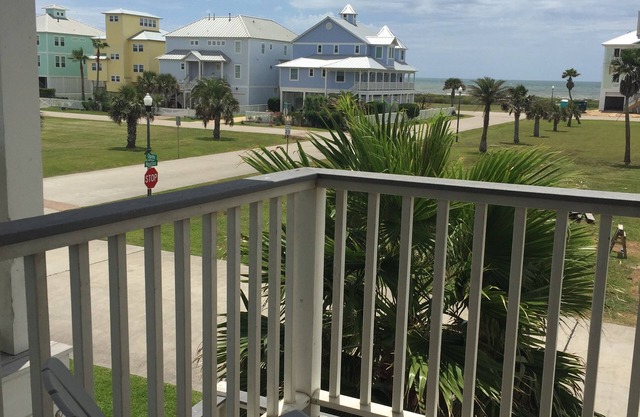 Family Friendly 5 BR/4BA Galveston Beachside Vacation Home - Sleeps 14