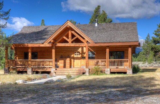 Family-Friendly 5-Star Riverfront Home
