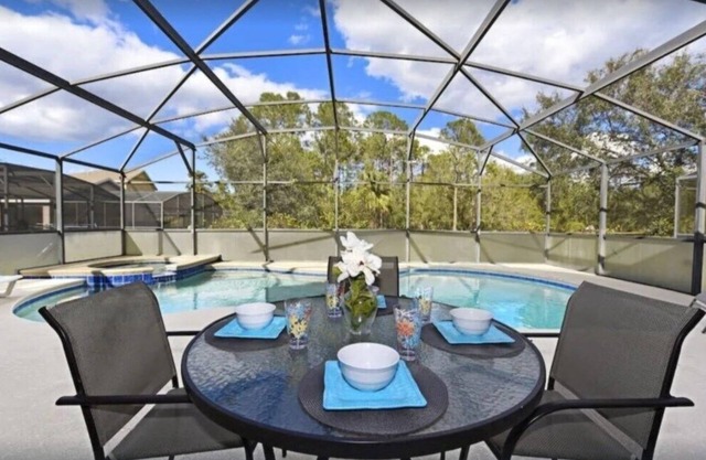 Family-Friendly 5bdm pool house