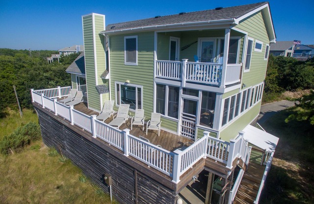 Family Friendly 5BR Private Saltwater Pool potential heat plus 150 yds to beach