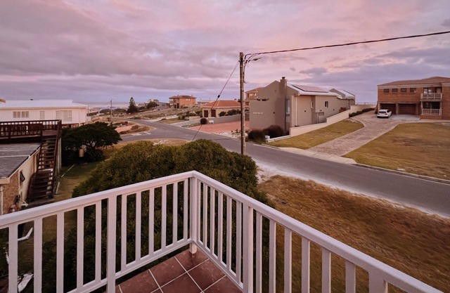 Family friendly Beach House - 5 mins from Beach!