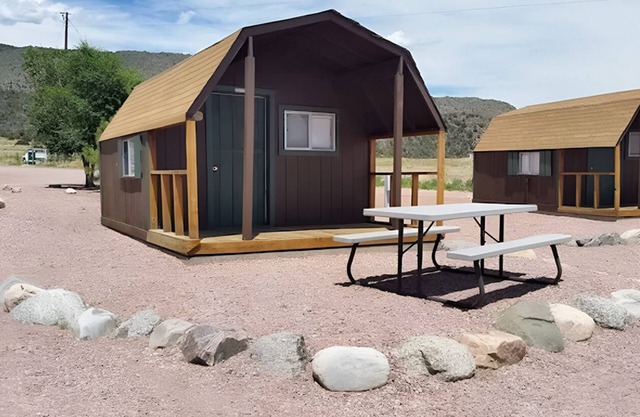 Family-Friendly Cabin | Fire Pit | BBQ & Picnic Area | Playground