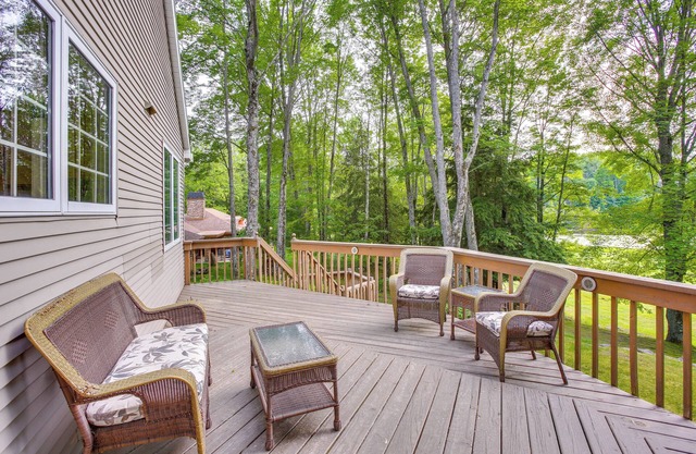 Family-Friendly Cadillac Home w/Golf Course Views