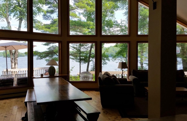 Family Friendly Granite Point Cottage
