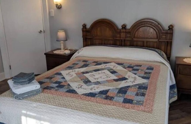 Family-friendly home in peaceful village setting, super clean,"The Rose Cottage"