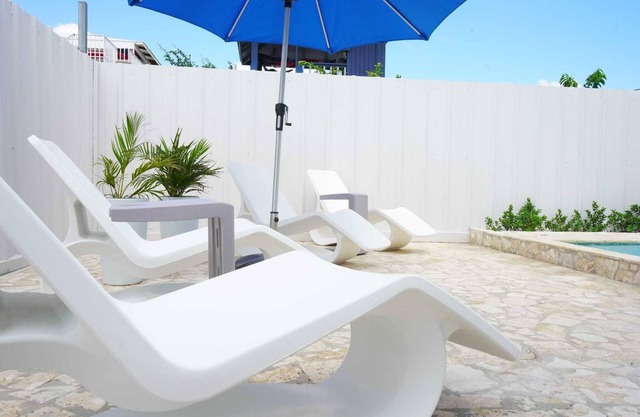 Family friendly house w/private pool 10 minute walk to Boqueron