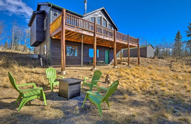 Family-Friendly Jefferson Cabin with Fire Pit!