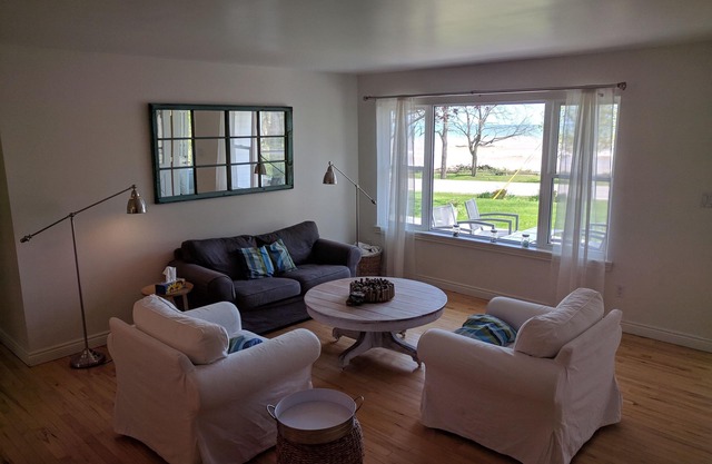 Family-Friendly Lake Erie Rondeau Retreat