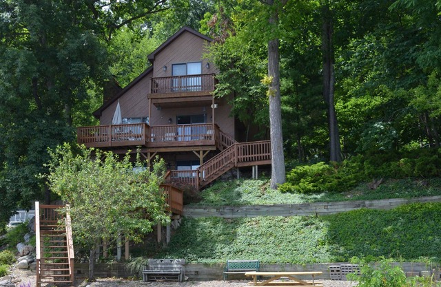 Family-Friendly Lake Home