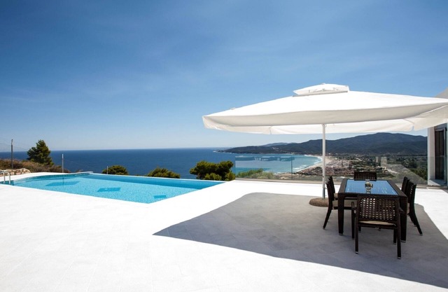 family-friendly, luxurious villa with pool