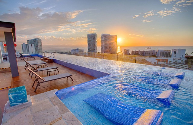Family-Friendly 1BR + Flex | Pool, Gym, Parking