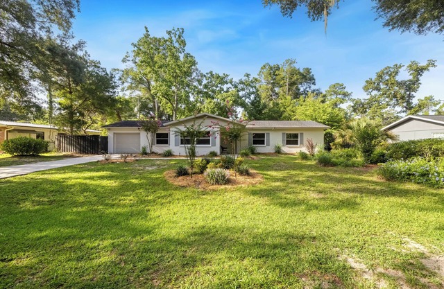Family-Friendly Oasis! Newly Remodeled, Near UF!