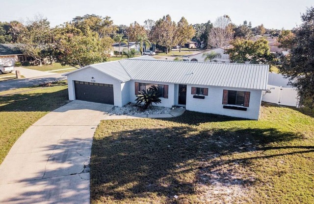 Family-friendly Poolside Paradise 4bd/2bth