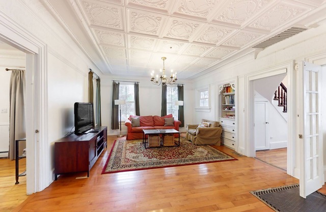 Family-friendly, rural home with work spaces, gym room & hammock - dog-friendly