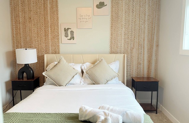 Family Friendly| Spacious|King Bed| Wifi|Sleeps 12
