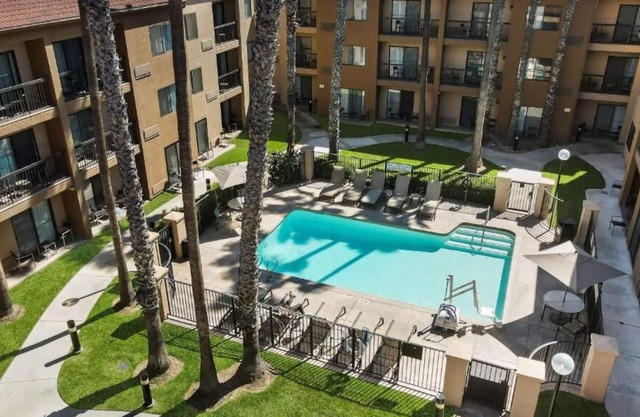 Family-friendly Getaway! Spacious Suite w/ Pool View, Outdoor Pool, Pets Allowed