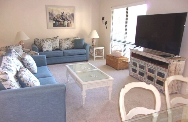 Family-friendly vacation condo -Sanibel Serenity