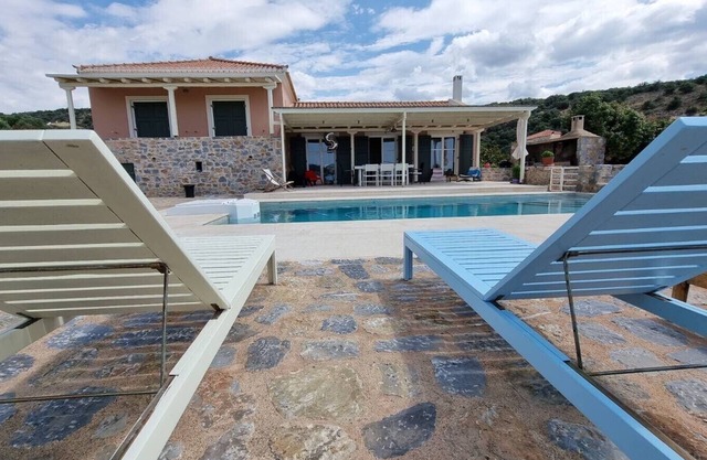 Family-Friendly Villa, equipped with Top Quality Furniture & Amenities.