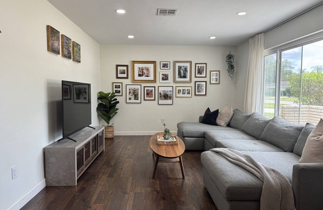 Family Fun 3-bedroom house with gym, games, toys, outdoor hangout and coffee