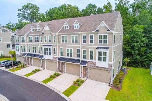 Family Fun House At Barefoot Resort & Golf