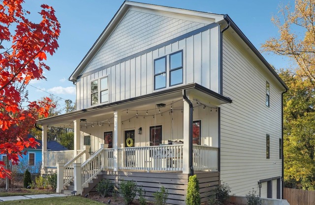 Family FUN! Kids Playroom, Game Room, Dogs OK