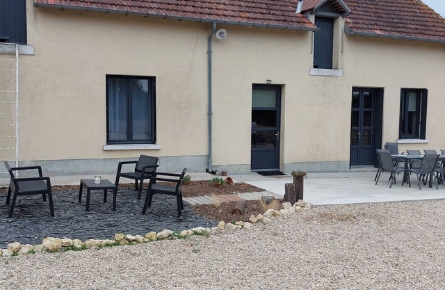Family gîte in the countryside, close to Beauval Zoo and Valençay Castle