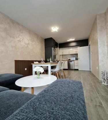 Family Garden - 1BR with Parking