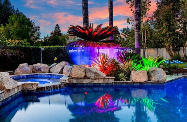 Family Getaway: Game Room/MiniGolf/Pool/HotTub!