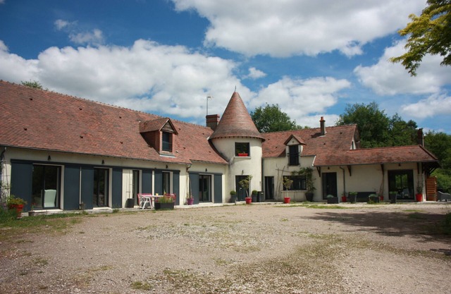 Family gîte in the countryside, near Beauval Zoo and the Loire castles!