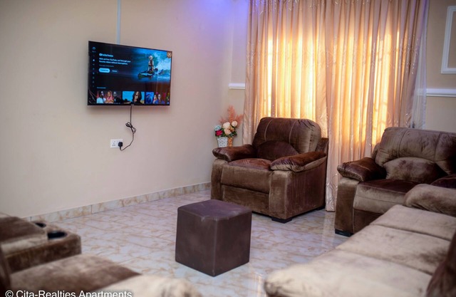 Family Haven: Entire 2-bedroom Family Friendly Cita-Realties Apartment
