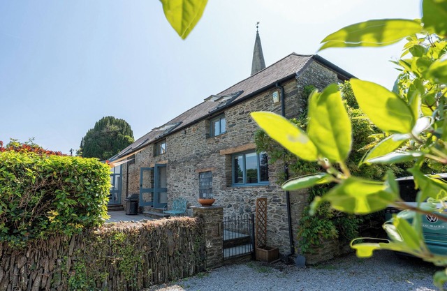 Family hideaway in area of outstanding natural beauty. W/hot tub. Kids favourite