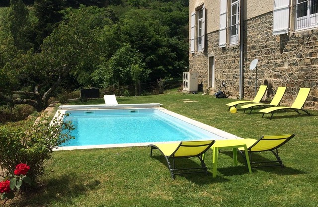 Family house in the heart of the vineyards "lupins"