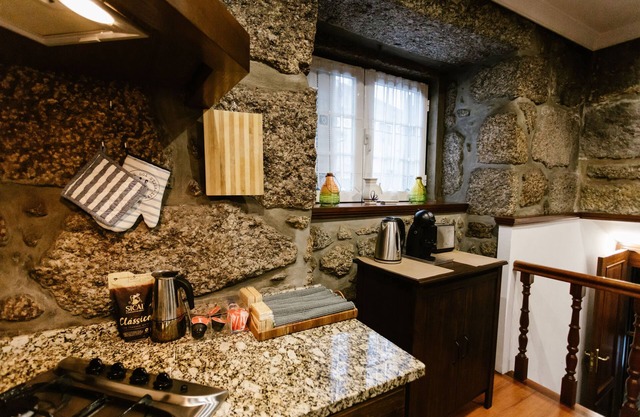 Family home 3 min. from the center with garage, wifi, air conditioning, etc.