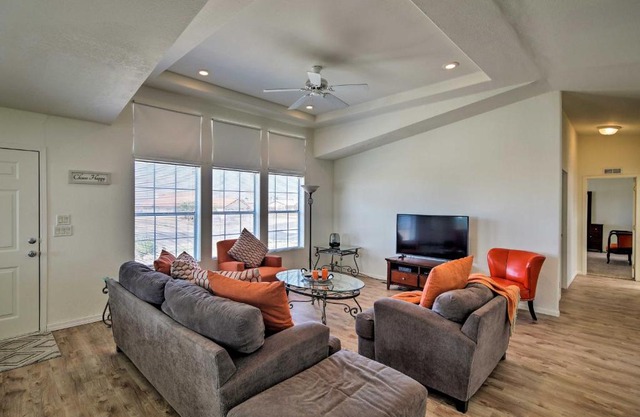 Family Home 2 Mi to Riverwalk and 3 Mi to Casinos!