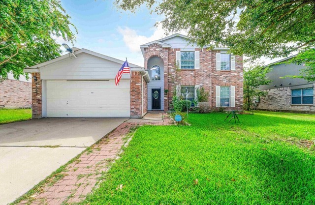 Family Home 4BR w/Bonus Room – Walk to Park