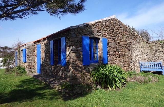 Family home, 5-minute walk from Les Vieilles beach.