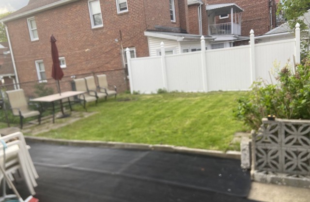 Family Home In A Quiet & Safe neighborhood 3 near 2 train, Bronx Zoo